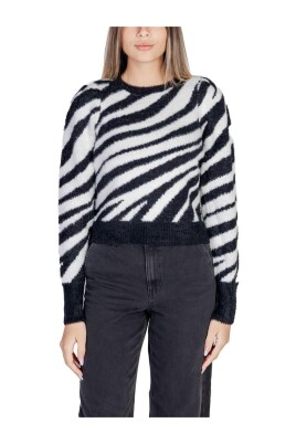 black-knit-sweater-nylon-acrylic-blend