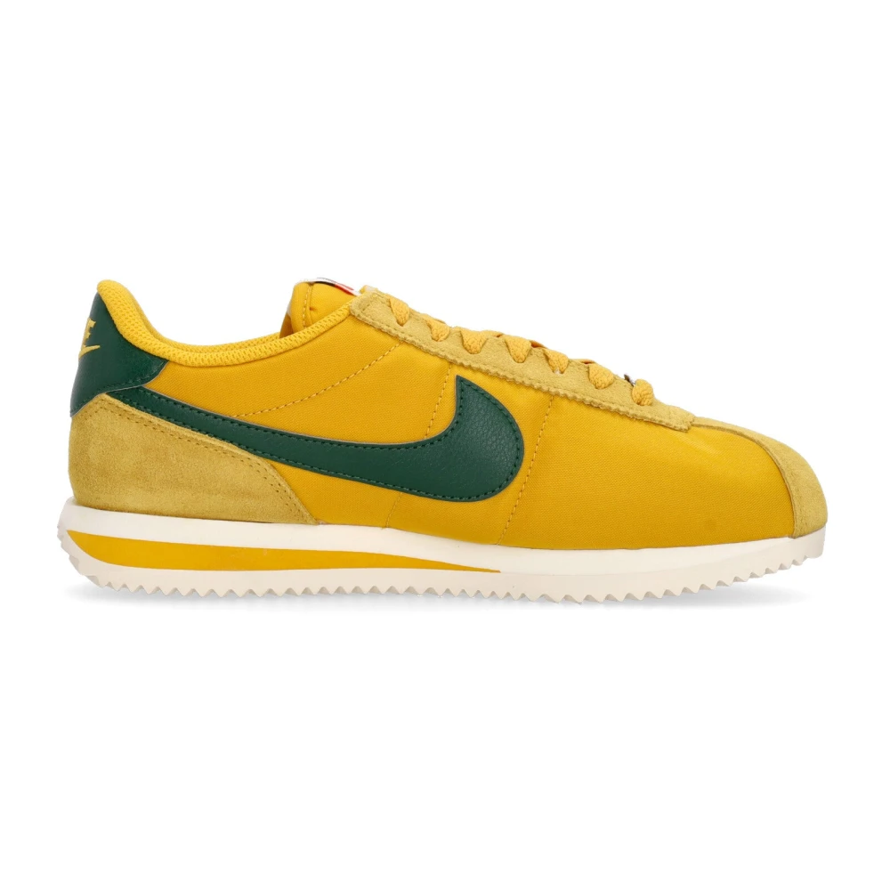 Nike Women's Yellow Low Cut Trainers - Trainers - 3 1/2 Uk - Sport
