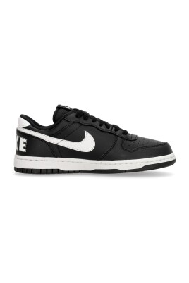 black-white-low-top-sneaker