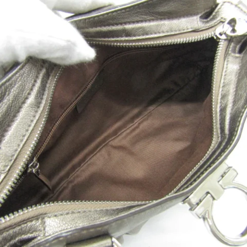 Salvatore Ferragamo Pre-owned Leather totes Beige Dames