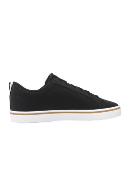 sporty-sneakers-vs-pace-2-0