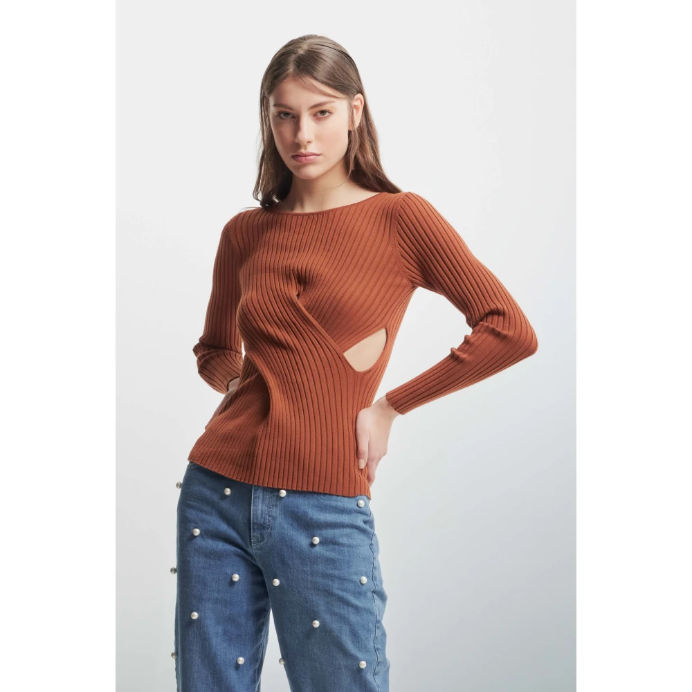 Kocca Ribgebreide Kabeltrui Omslag Voorkant Brown Dames