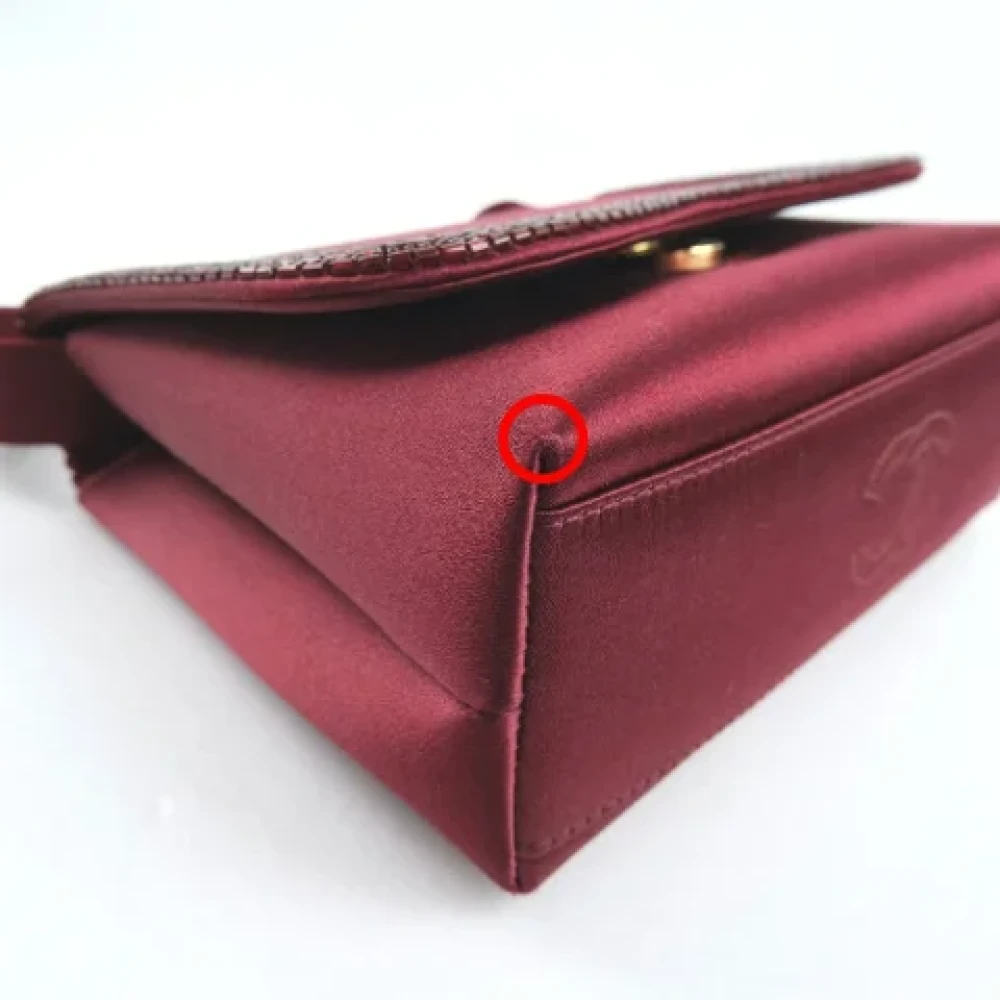 Chanel Vintage Pre-owned Canvas shoulder-bags Red Dames