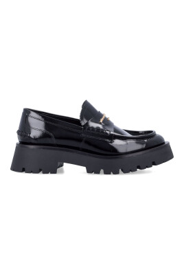 mocassins-noirs-a-bout-ferme