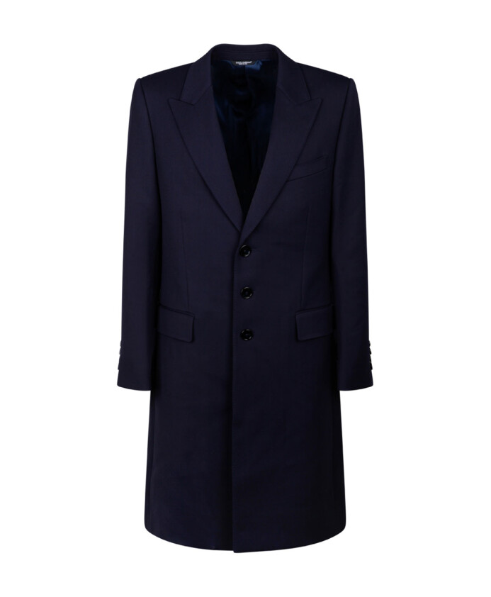 manteau-bleu-a-un-bouton