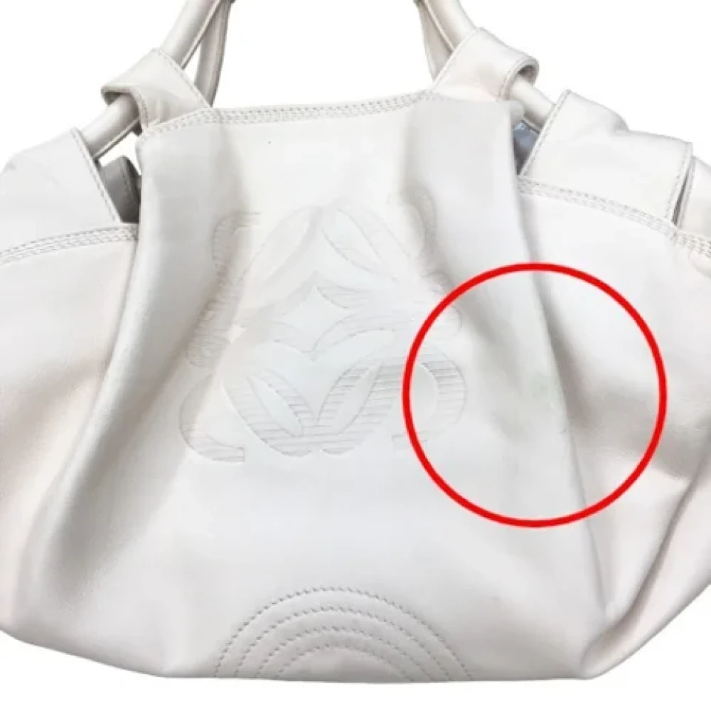 Loewe Pre-owned Leather shoulder-bags Beige Dames