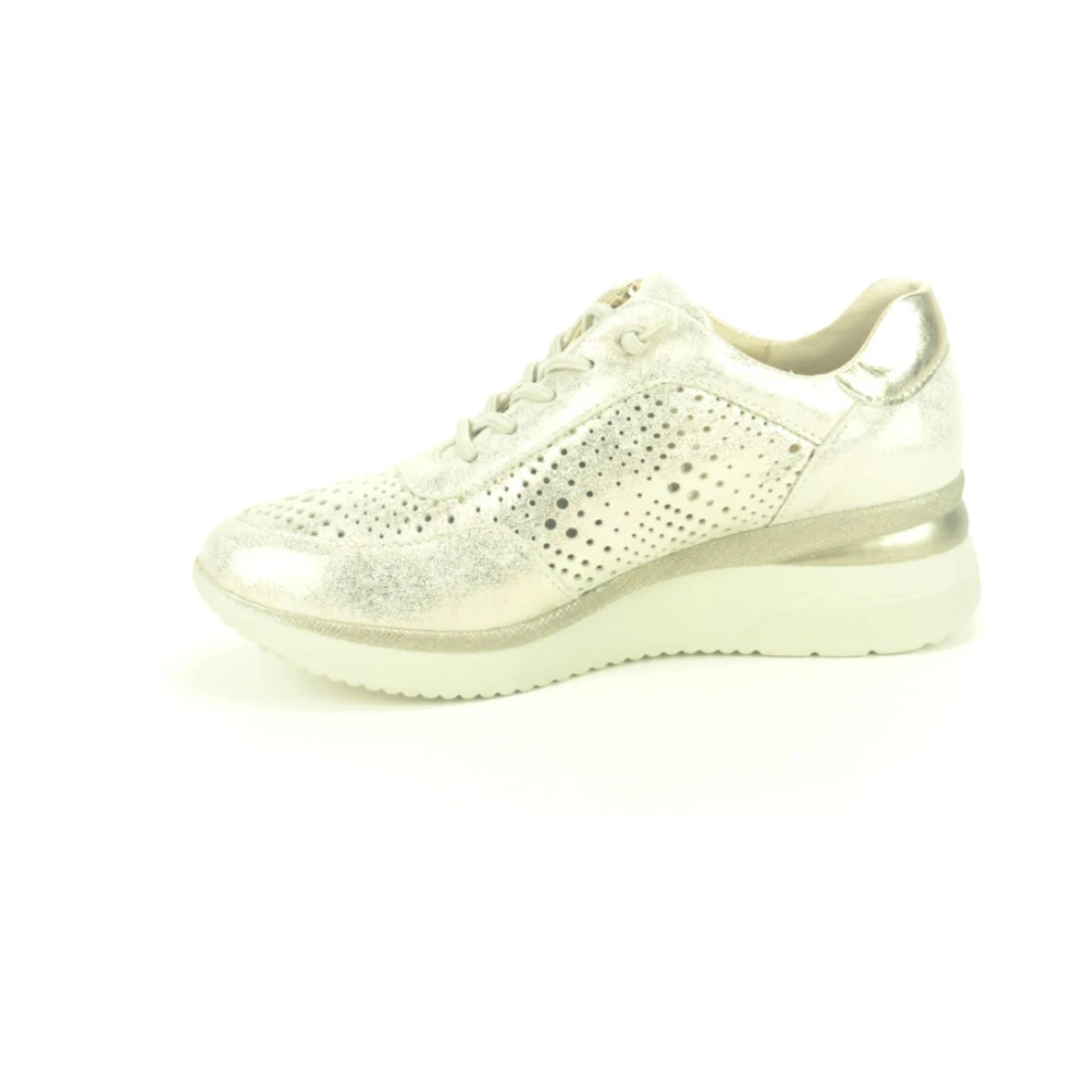 Pitillos Stijlvolle Runner Schoenen met Perforatie Dames Schoenen Geel