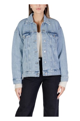 classic-button-up-denim-jacket