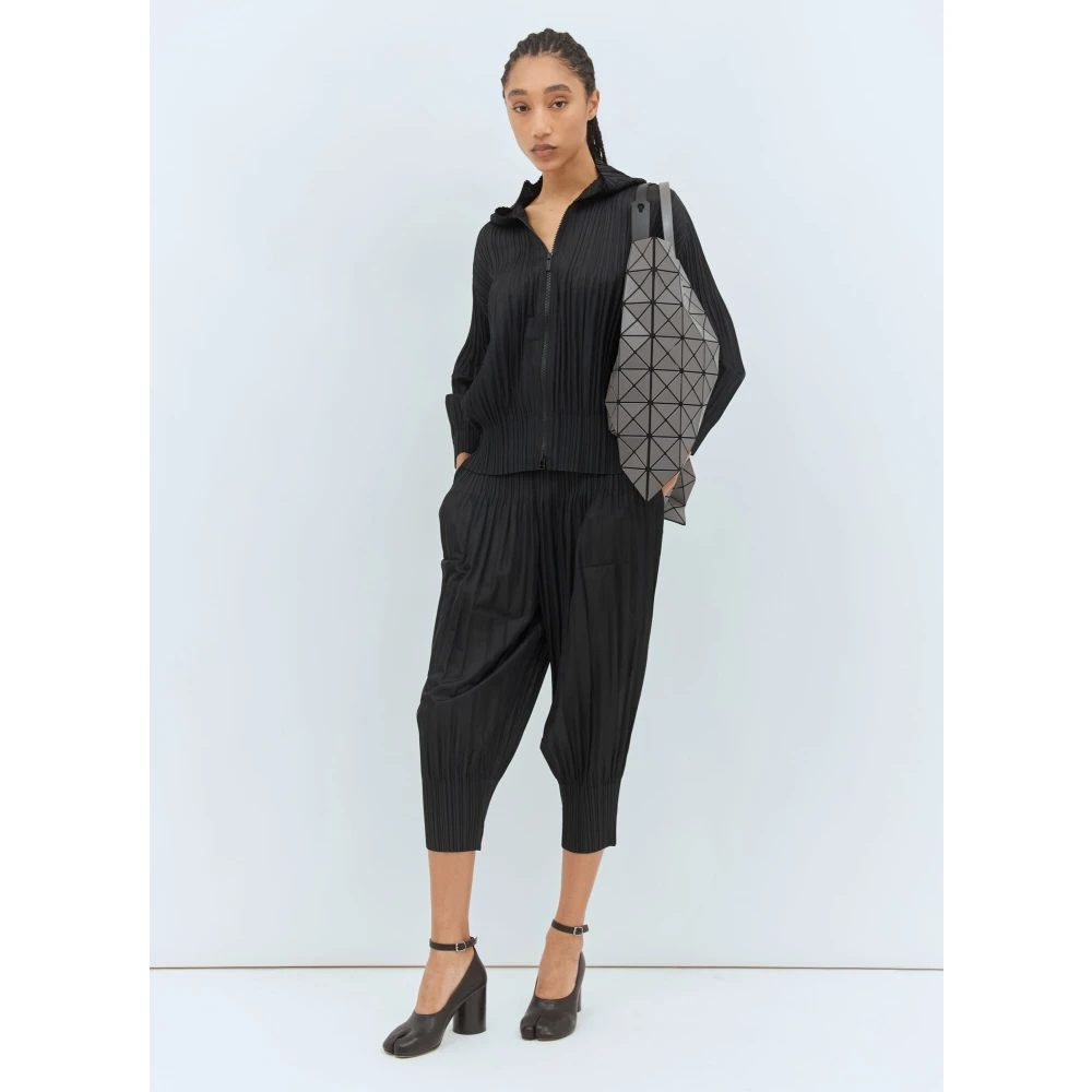 Issey Miyake Geplooide Fluffy Tapered Broek Black Dames