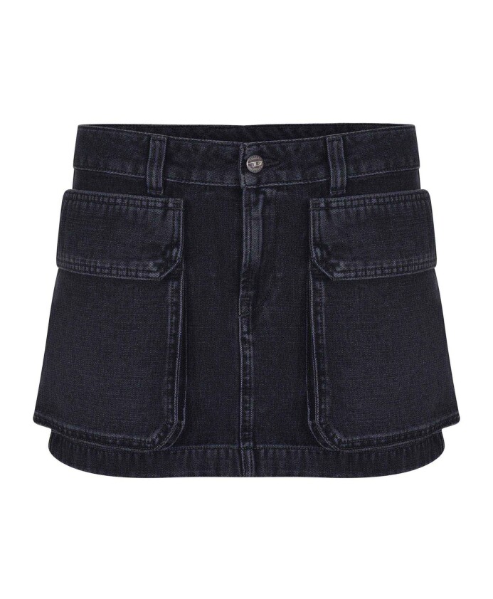 black-skirt-with-oval-logo-plaque