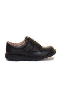velcro-strap-shoes-in-black