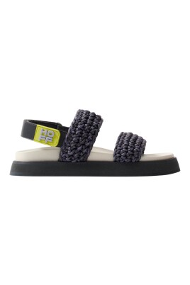 sandales-bleues-tressees-technologie-memory-foam