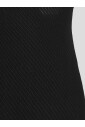 robe-longue-cotelee-avec-encolure-dans-le-dos