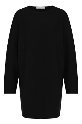 black-knit-dress-with-raglan-sleeves