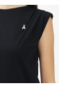 rebelle-contre-t-shirt-noir