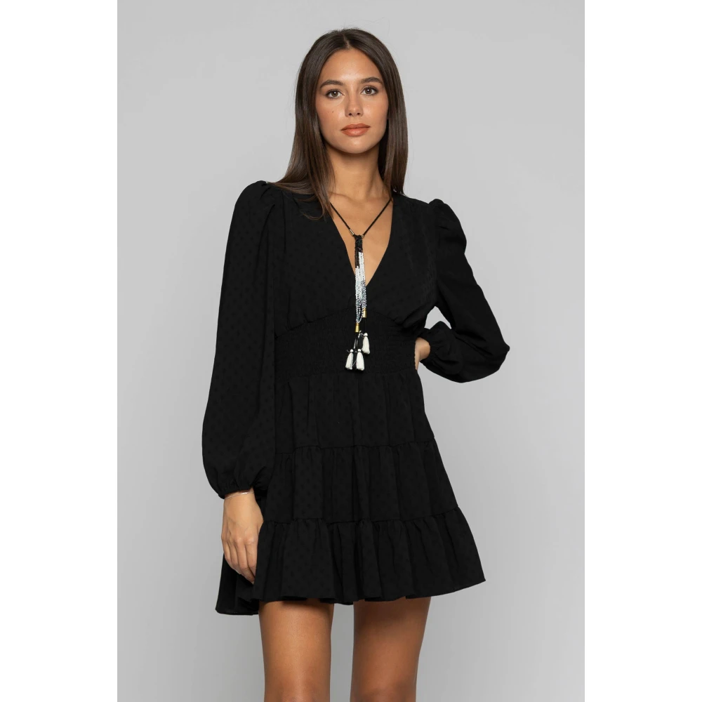 Kocca Mini Jurk met Volant en V-hals Black Dames