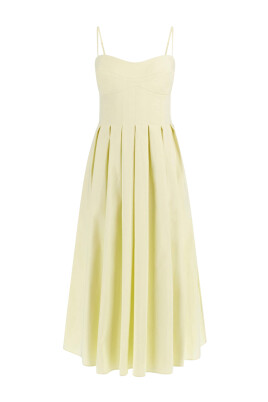 robe-midi-jaune-avec-encolure-en-coeur