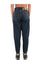 loose-fit-jeans