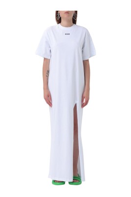 robe-elegante-avec-fente-laterale