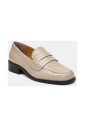 mocassins-beige-a-texture-croco-et-clous