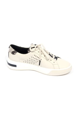 chaussure-en-cuir-creme-a-lacets