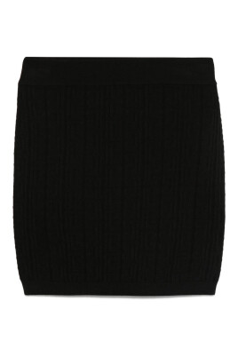 jupe-noire-cotelee-taille-haute-ajustee