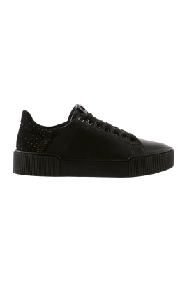 black-sneakers-for-women