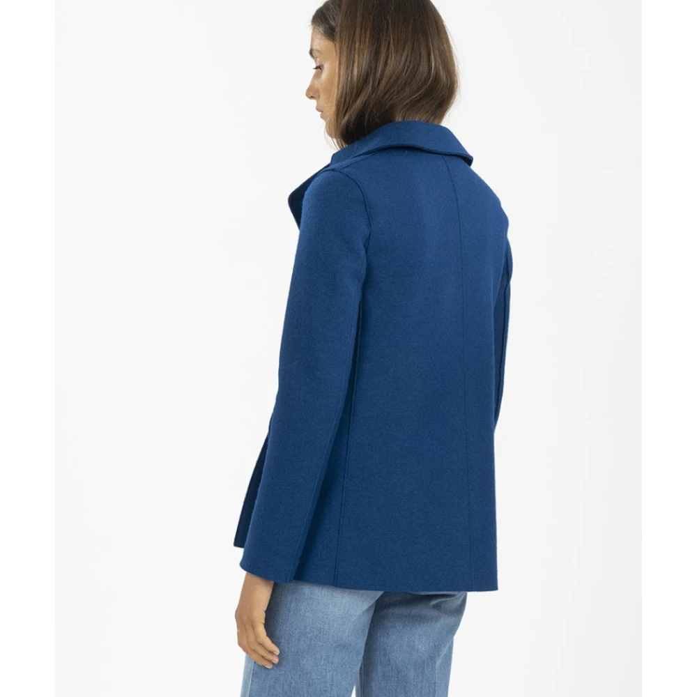 Harris Wharf London Korte Peacoat Jas met Brede Revers Blue Dames
