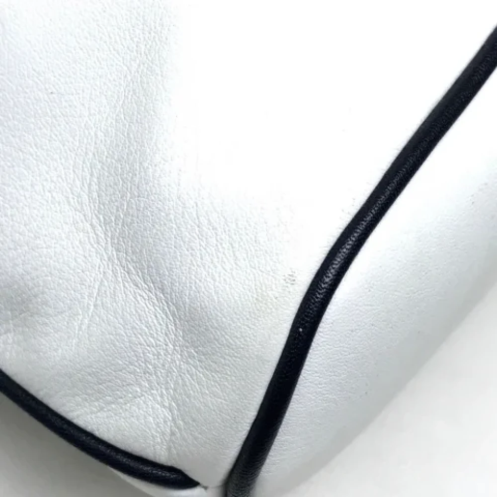 Celine Vintage Pre-owned Leather shoulder-bags White Dames