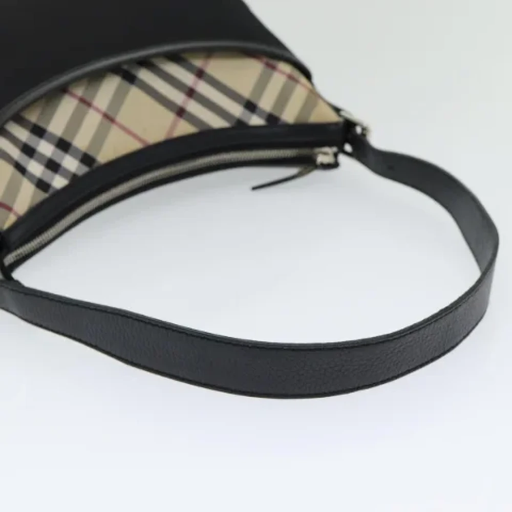 Burberry Vintage Pre-owned Nylon shoulder-bags Black Dames