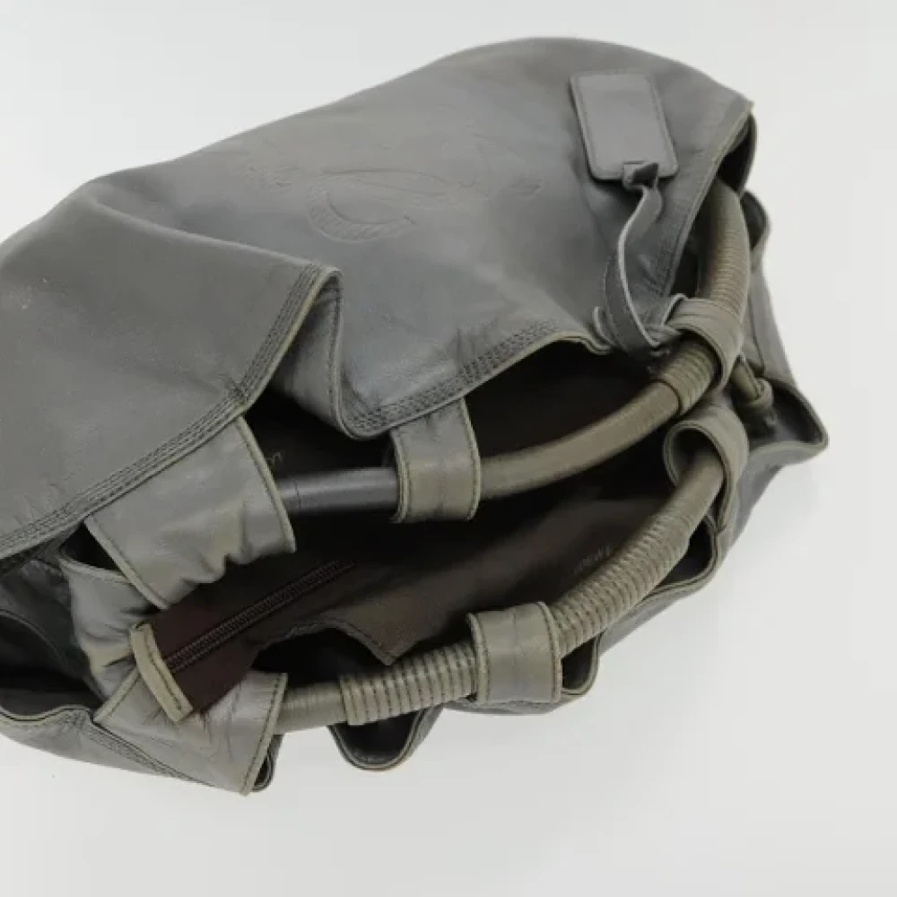 Loewe Pre-owned Leather handbags Gray Dames