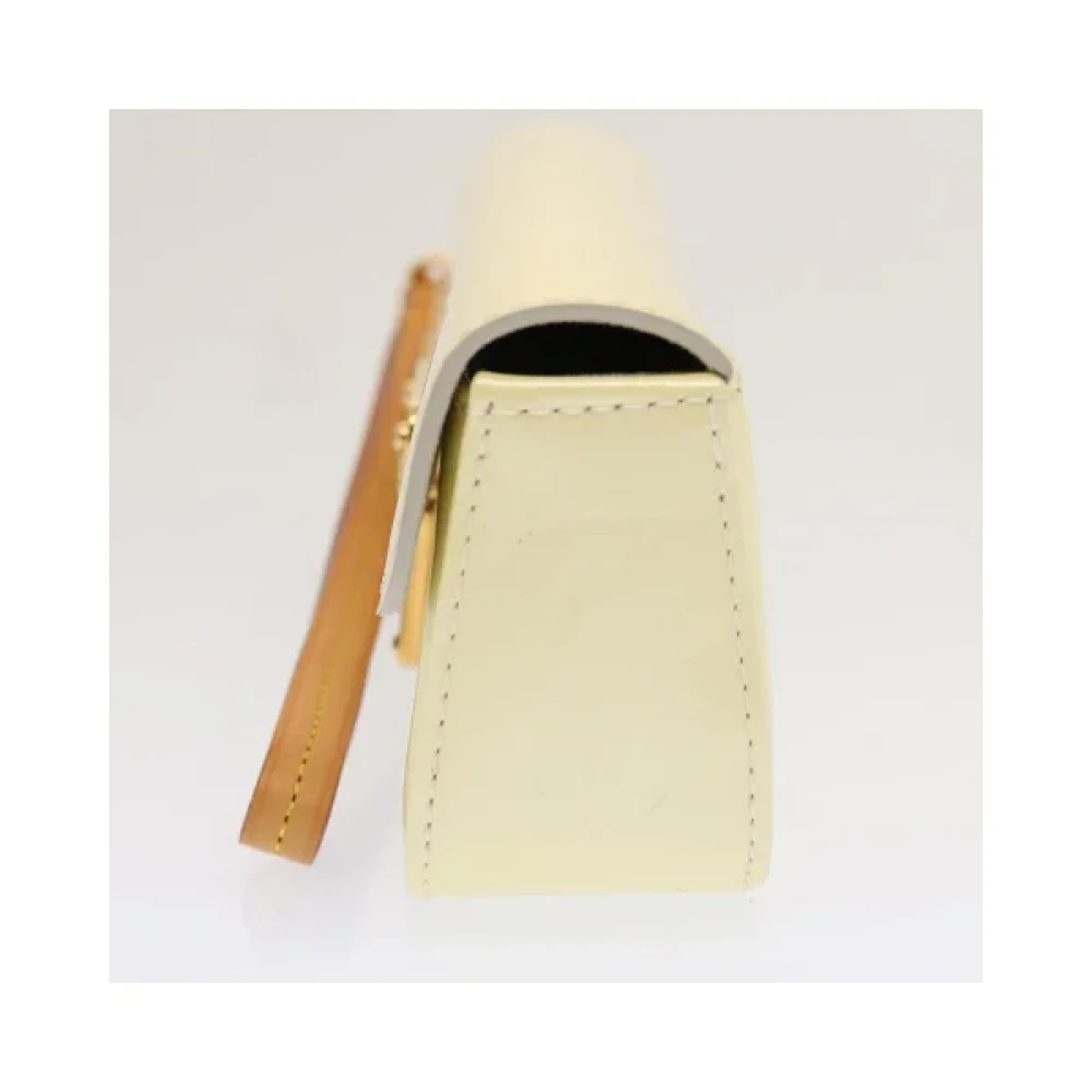 Louis Vuitton Vintage Pre-owned Leather clutches Yellow Dames