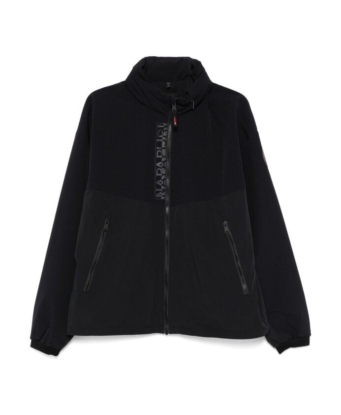 veste-noire-impermeable-avec-capuche-dissimulee