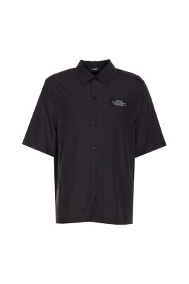 chemise-noire-classique-a-boutons