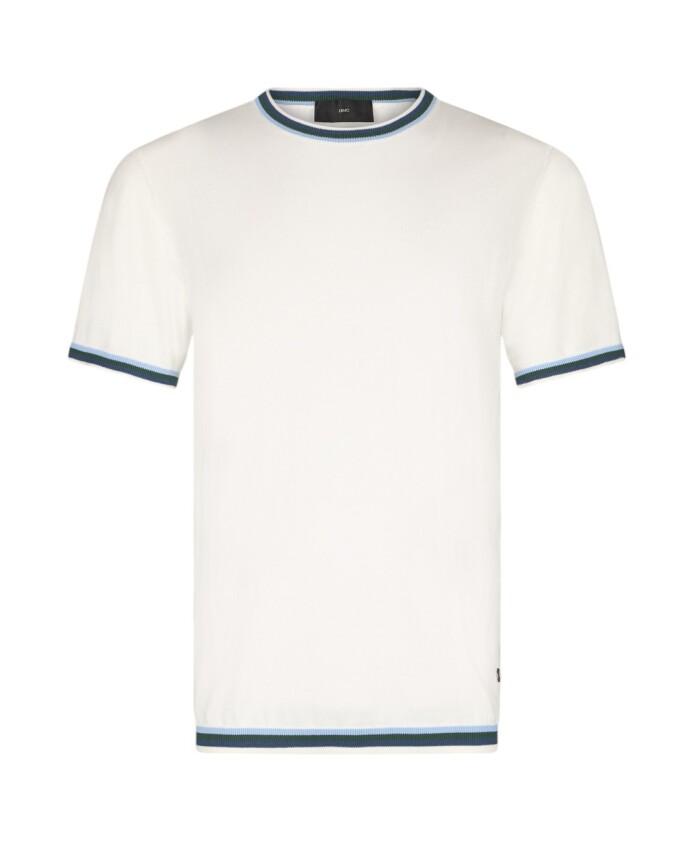 closed-short-sleeve-top