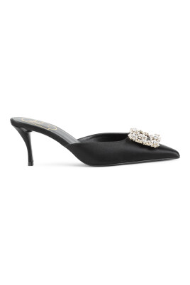 black-pumps-elegance-chic-style