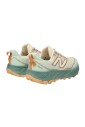 beige-loparskor-trail-sneakers