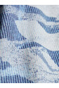 t-shirt-a-cotes-bleu-avec-imprime-polos