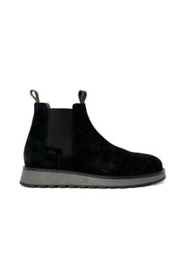 black-suede-ankle-boots-with-heel