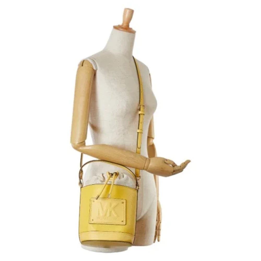Michael Kors Pre-owned Leather handbags Yellow Dames