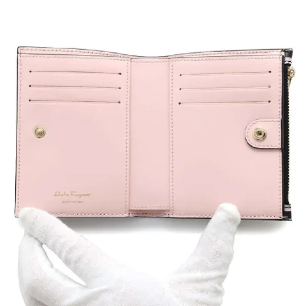 Salvatore Ferragamo Pre-owned Leather wallets Multicolor Dames
