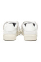 sneakers-blanches-antiques-avec-detail-zigzag