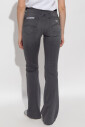 jeans-met-uitlopende-pijpen