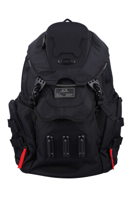 svart-ss25-ryggsack