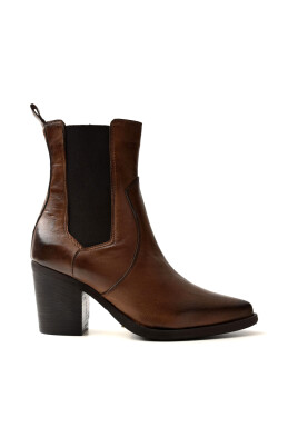 brandy-boots-sylvie-model