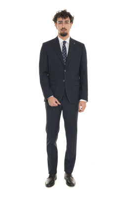 classic-2-button-suit-with-side-slits