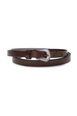 ceinture-en-cuir-sophistiquee-avec-boucle-contrastante
