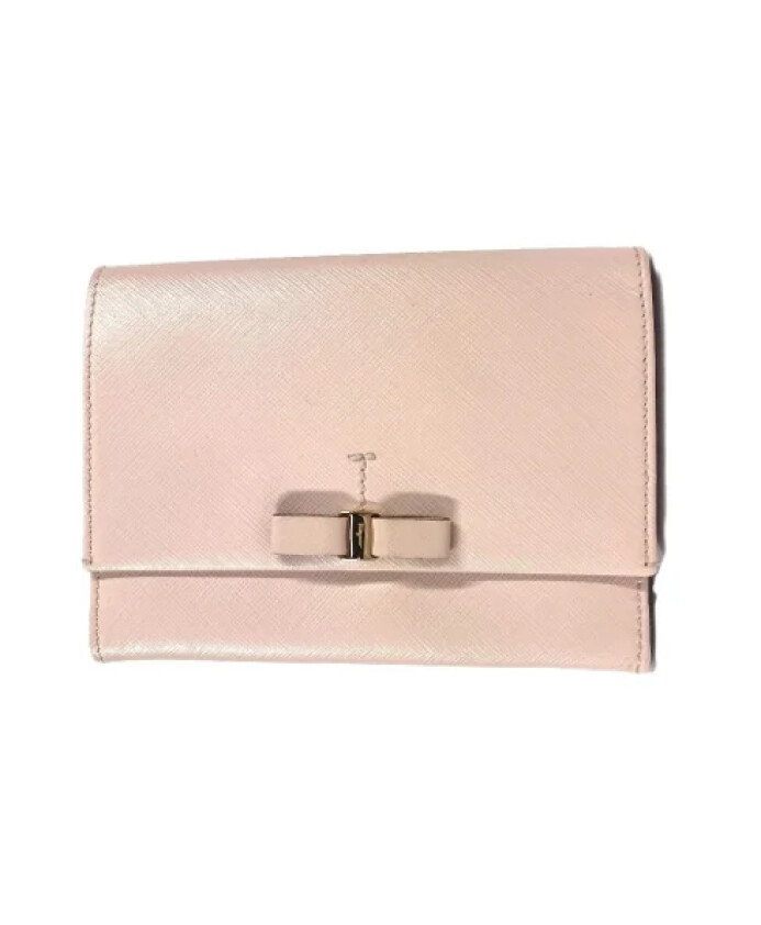 pre-owned-cuir-pochettes-minaudieres