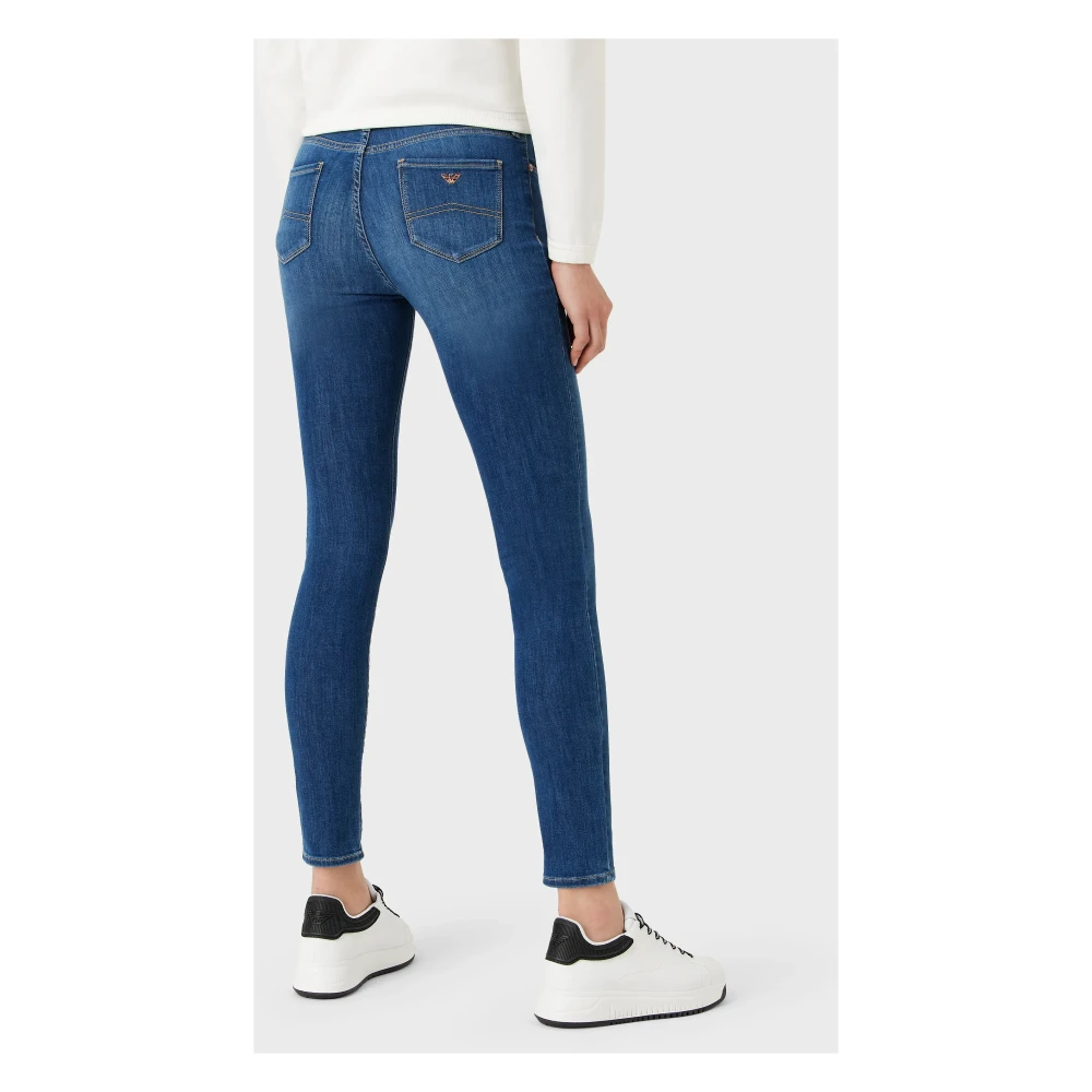 Emporio Armani Moderne stijl Skinny Fit Jeans met Handtekening Logo Blue Dames