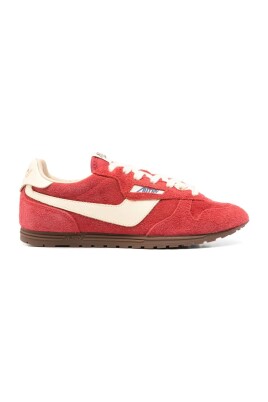 low-top-woman-sneakers
